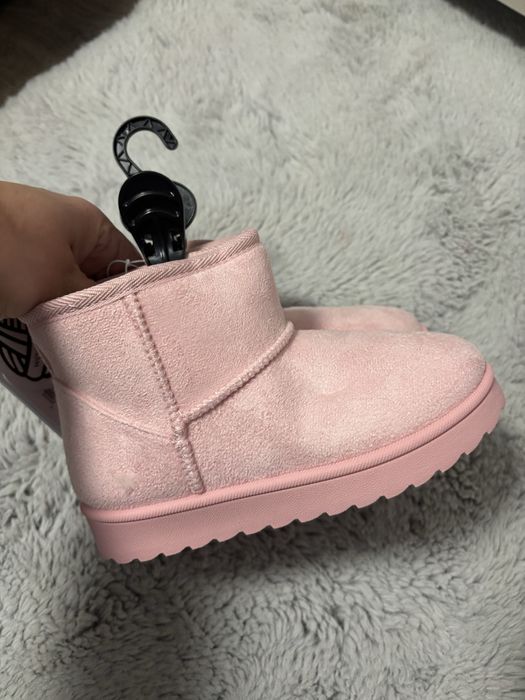 Vand ugg marimea 30 noi