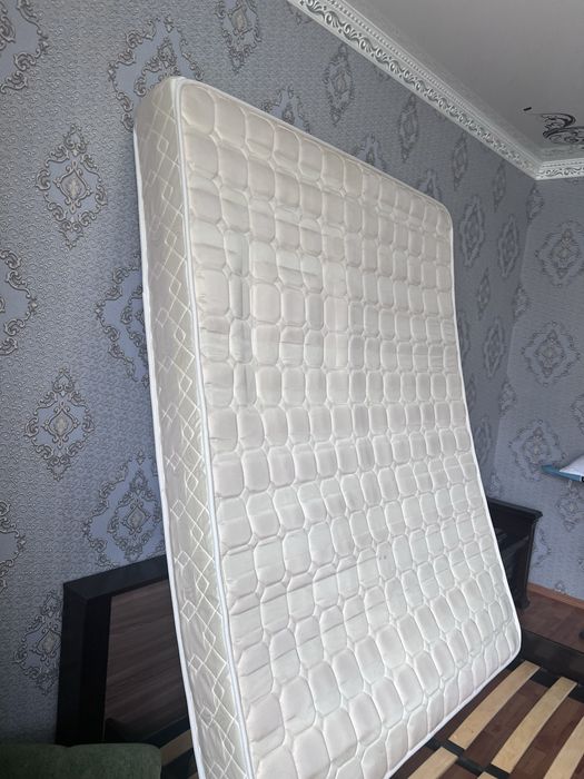 Матрас 160*200 чистый
