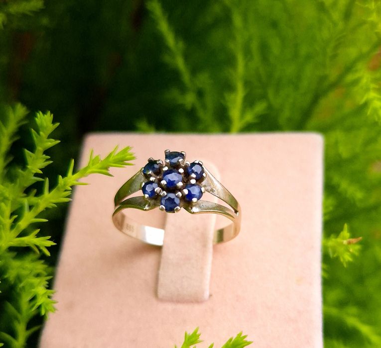 Inel din aur de 14K cu safire naturale