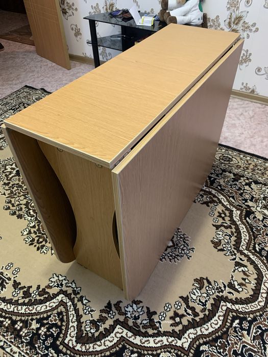 Продам стол книжка