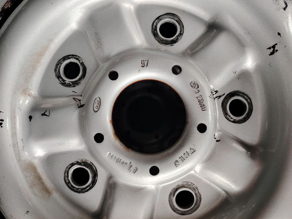 Set roti complete Ford Tranzit pe 16 de vară