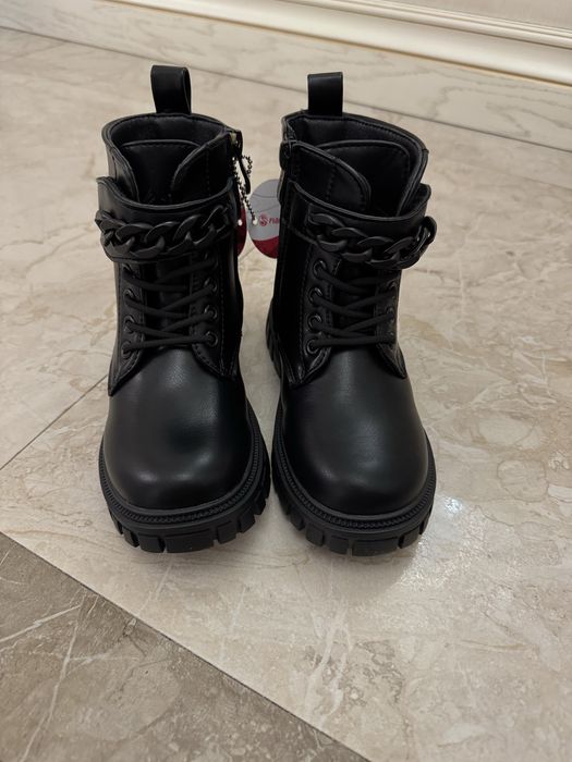 Ботинки на девочку