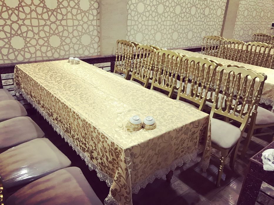 Dasturxon sotiladi 1,40x2,80  2,80x2,80