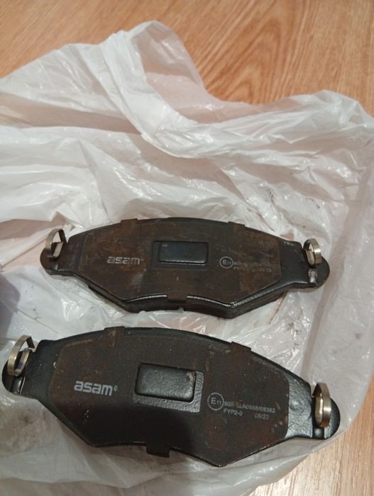 Накладки за предни спирачки пежо 206,4 броя общо 6 евро!