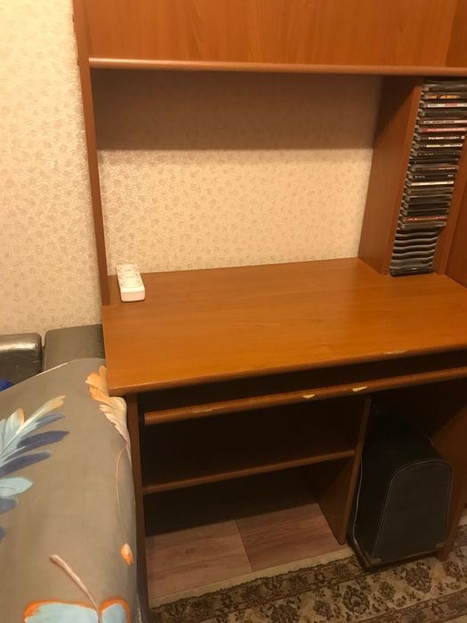 Продам компьютерный стол