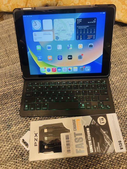 iPad 5th generation - 32 GB - Wi-Fi + Cellular