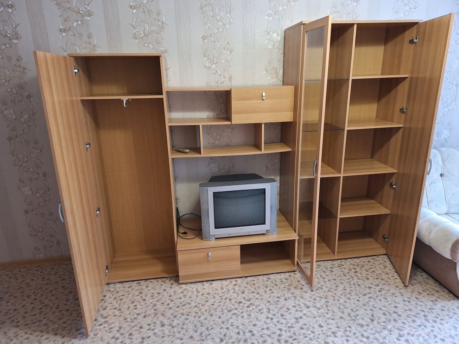 Продам стенку для жилой комнаты