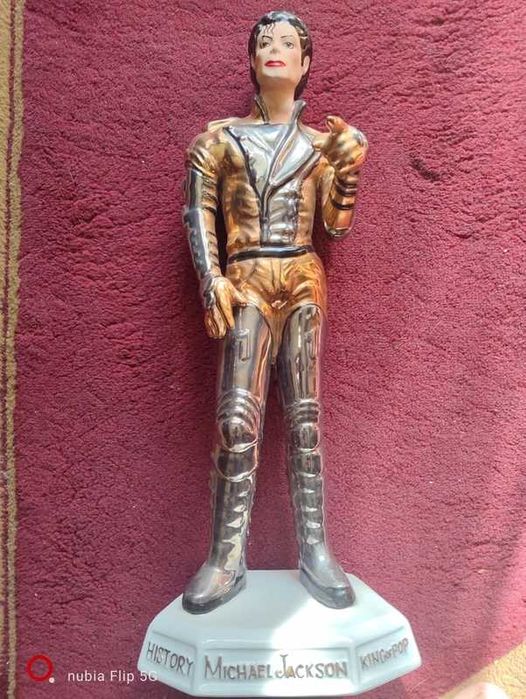 Statuetă din porțelan Michael Jackson "Numerotată (346/1000)" Florian Istrate pentru MJ Net.
