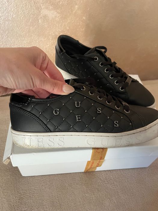 Обувки Guess Follie