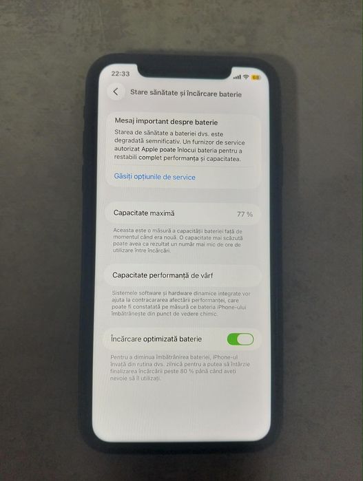 Vand iphone 11 telefonu vine cu husa