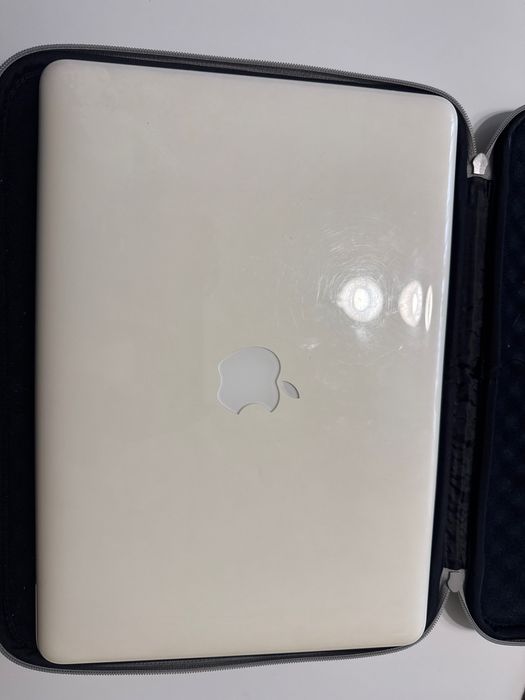 Продавам MacBook A1342