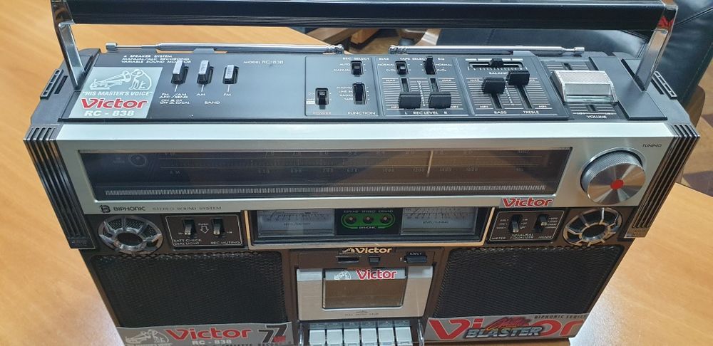 Продается магнитола Victor RC  838
