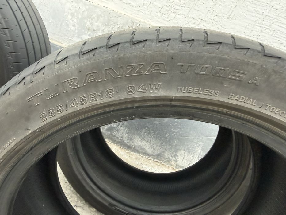 Продам летние шины Bridgestone 235/45/18