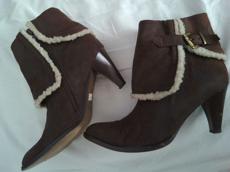 Botine si cizme din piele la preturi mici.