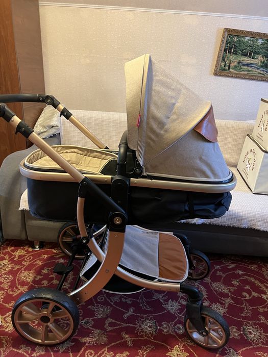 Коляска детская, в очень хорошем состоянии
