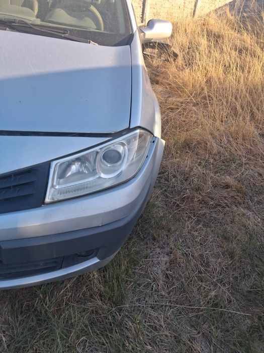Vând faruri Renault Megane 2, cu lupa