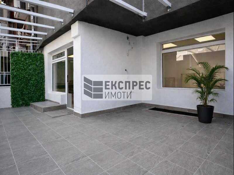 Продава се Офис в Варна, Зимно кино Тракия - 90 кв.м за 935 €/кв.м - Снимка #1