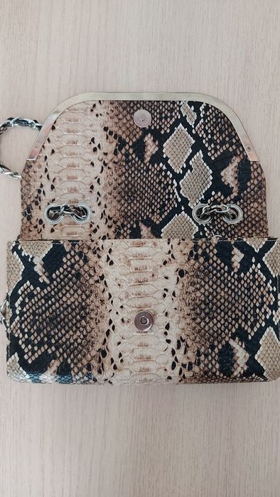 Продам женскую сумочку.