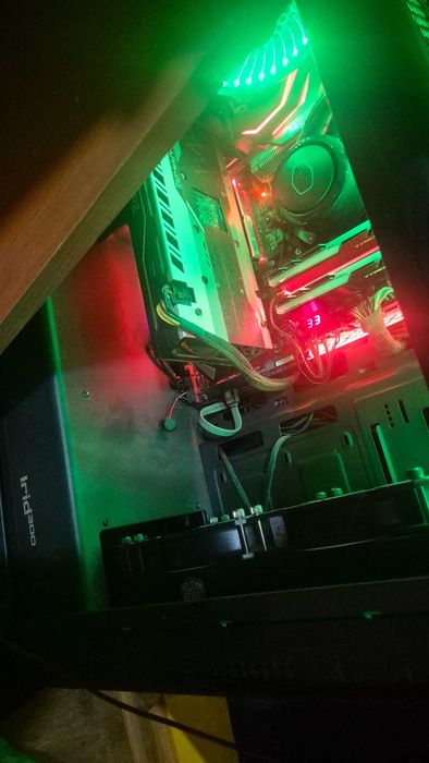 PC Gaming Ryzen 7 + RX 580 + Monitor 240Hz – Funcțional + Periferice