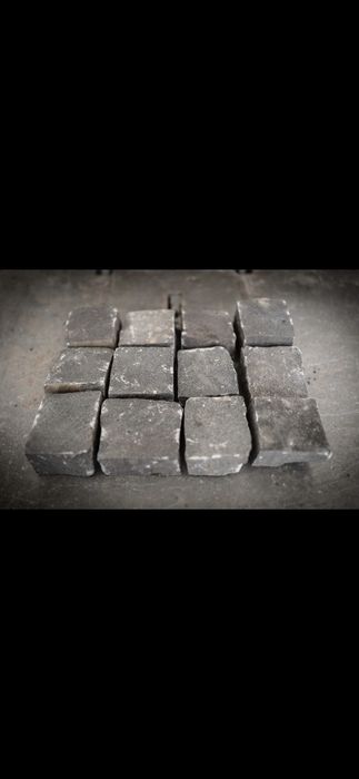 Piatra cubica granit sau andezit oferim și montaj