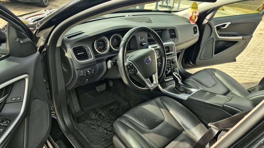 VOLVO V60 2011 — imagine 5