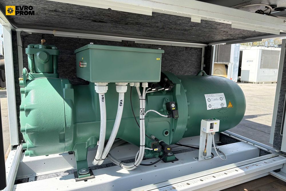 Chiller răcit cu aer CLIMAVENETA FX G04 A 0751 – 112 kW | chiller 100 kw pret | Nou | Bitzer screw | R1234ze