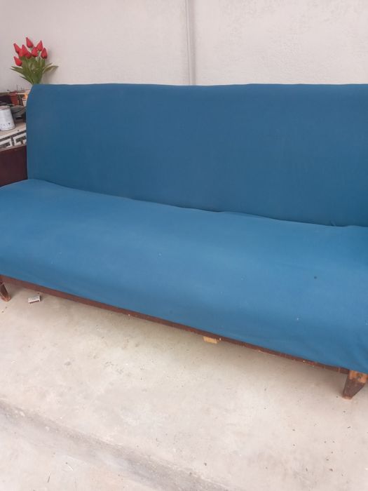 Диван сотилади термез ш