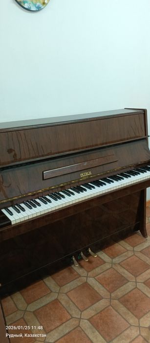 Продам пианино PETROF