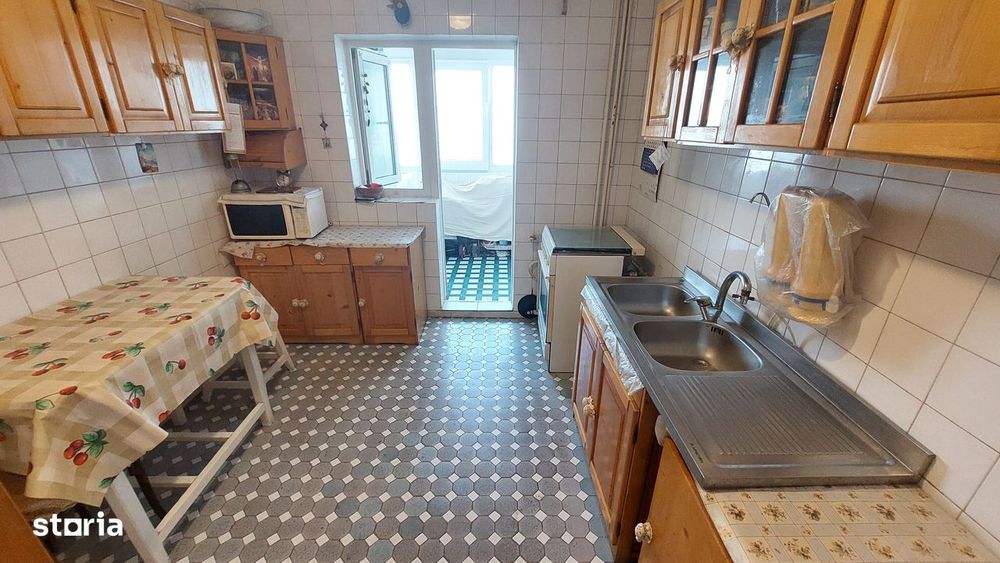 Apartament 4 camere – Bd. Chișinău, lângă Școala Gimnazială nr 4 — fotografia 3