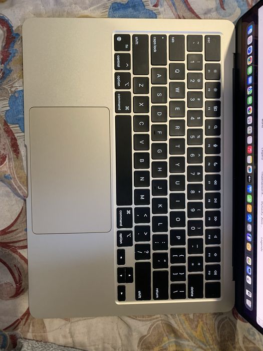 Продам MacBook Air M2 16GB