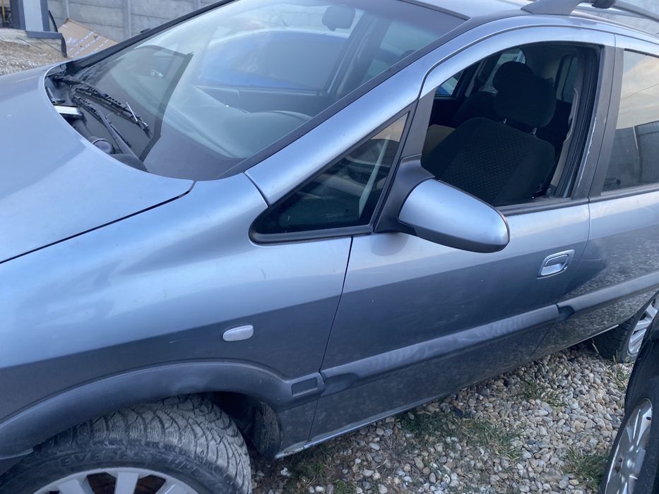 Vând bara spate Opel Zafira A 1999-2005 stare f buna !