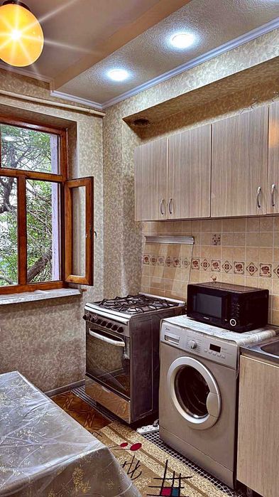 массив: Фируза. (Эко- Базар).  2х- комнатная.