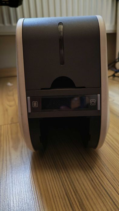 Imprimantă carduri – stare ca nouă, utilizare minimă (≈1000 carduri) IDP 51