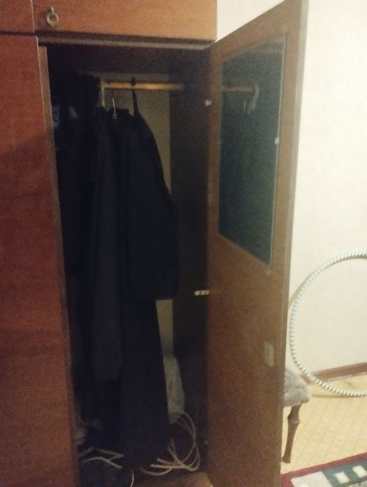 Продам шкаф        .