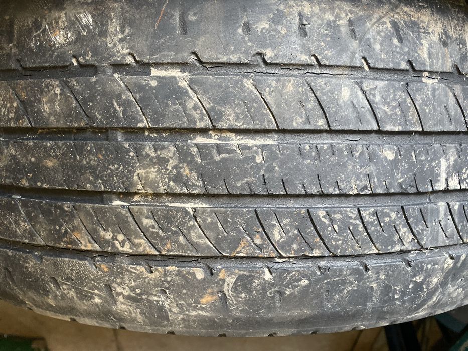 Продам резину 215.60.R17