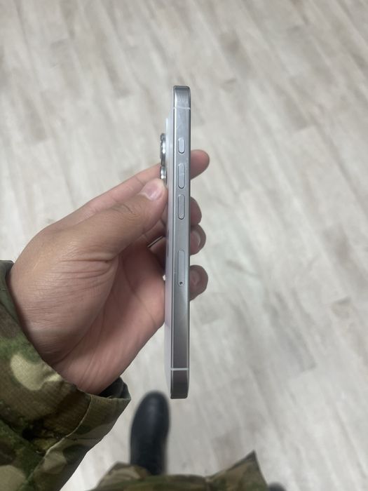 iPhone 16 про с гарантий