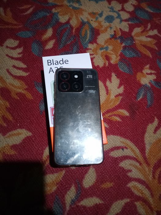 Продам смартфон ZTE