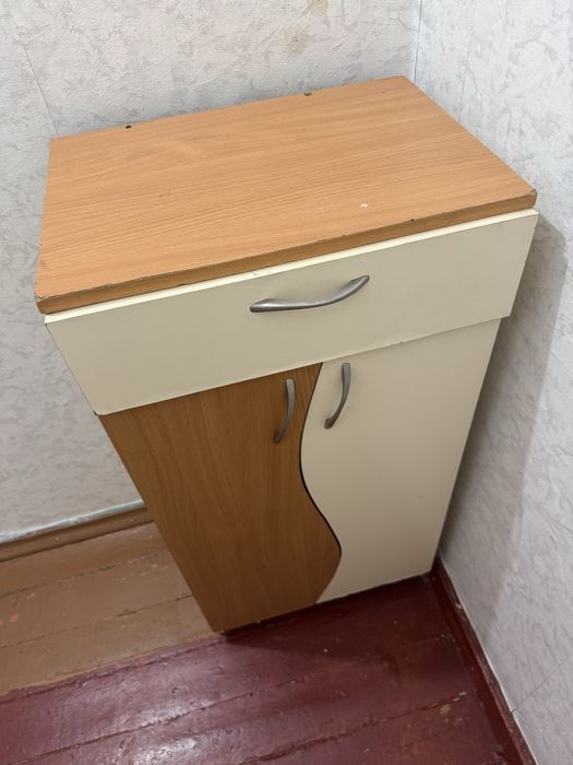 Шкаф навесной для одежды