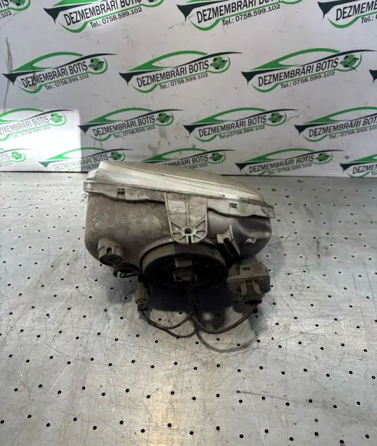 Far dreapta Daewoo Leganza 1998 2.0 MT (110 hp)