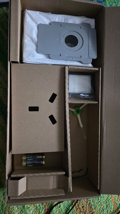 Aspirator robot iRobot Roomba Combo i8+, alimentare la rețea