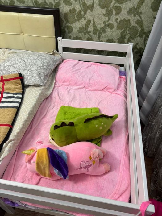 Продам детский шкаф и кровать