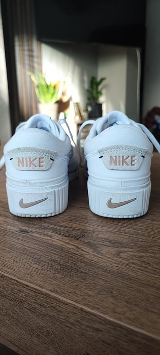 Дамски кецове Nike