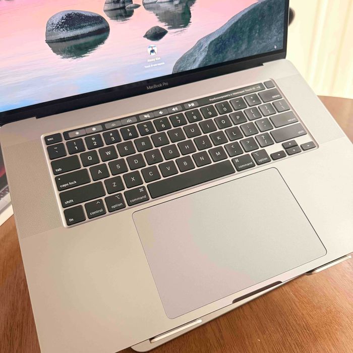 MacBook Pro 16. 2019/16/512 с жирным пакетом