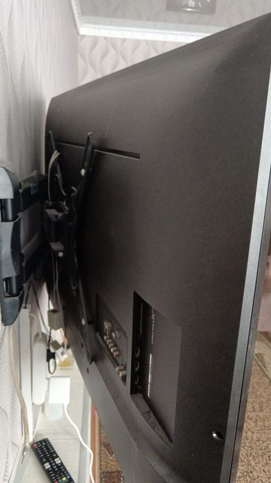 Продаю Smart TV LG диагональ 122