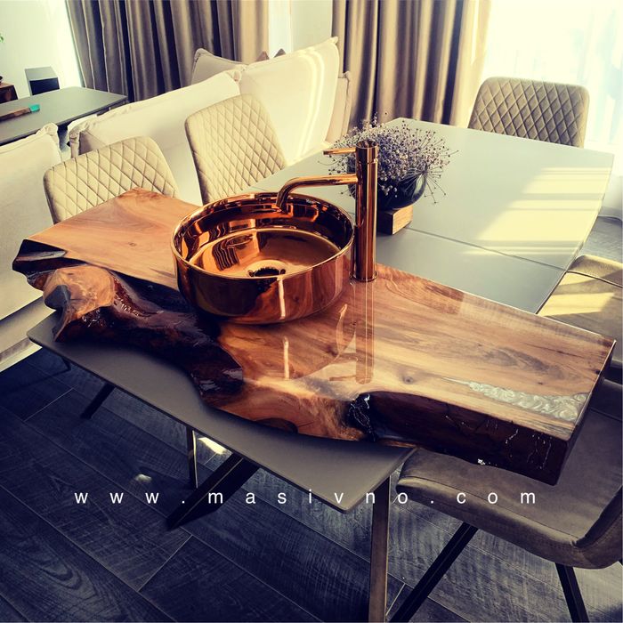 Трапезна маса от дърво / Дървена маса