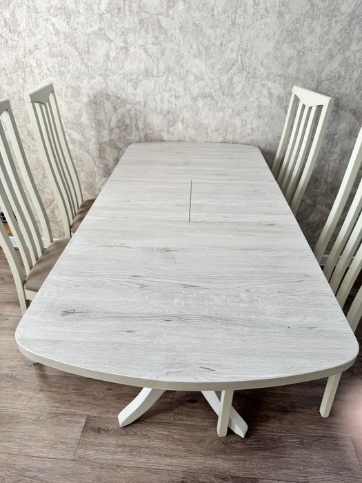 Продам комплект стол+ 6 стульев