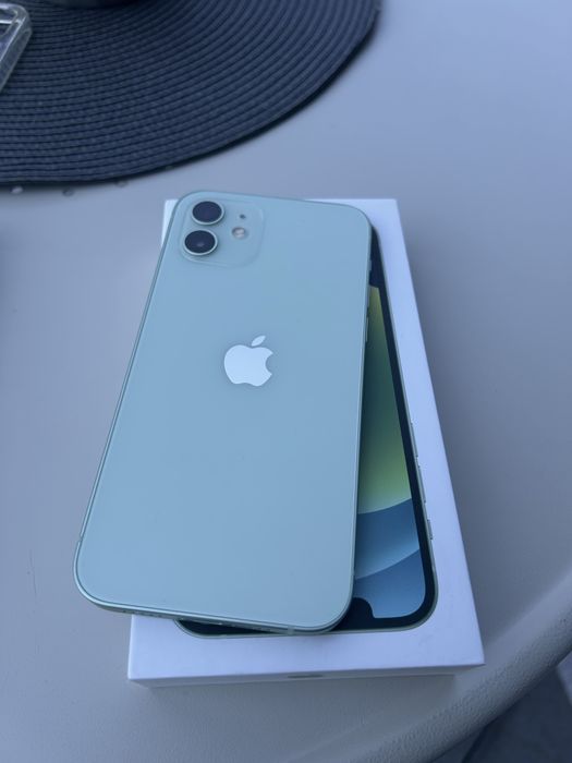 Iphone 12 зелен
