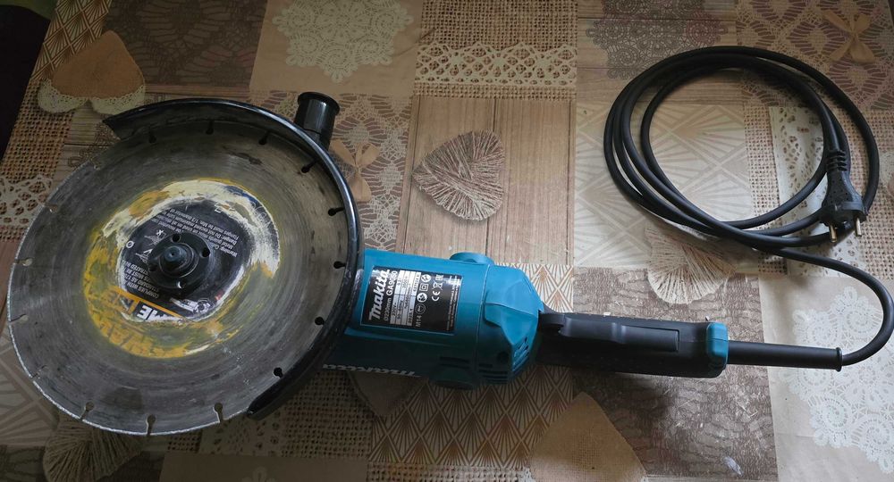 Голям флекс Makita GA9050