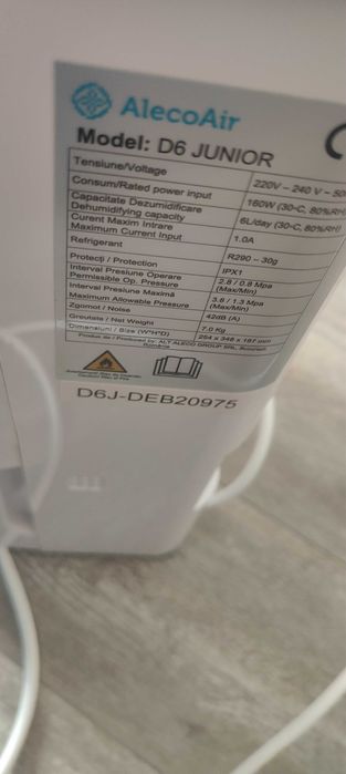 Dezumidificator AlecoAir D6 Junior, in stare foarte buna, aproape nou. A fost folosit doar de câteva ori și funcționează perfect.