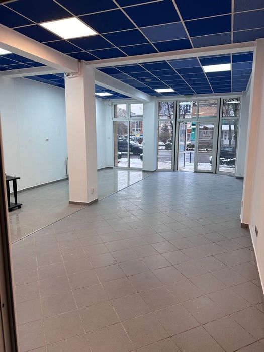 Spatiu de inchiriat . Marghita ultracentral Republici